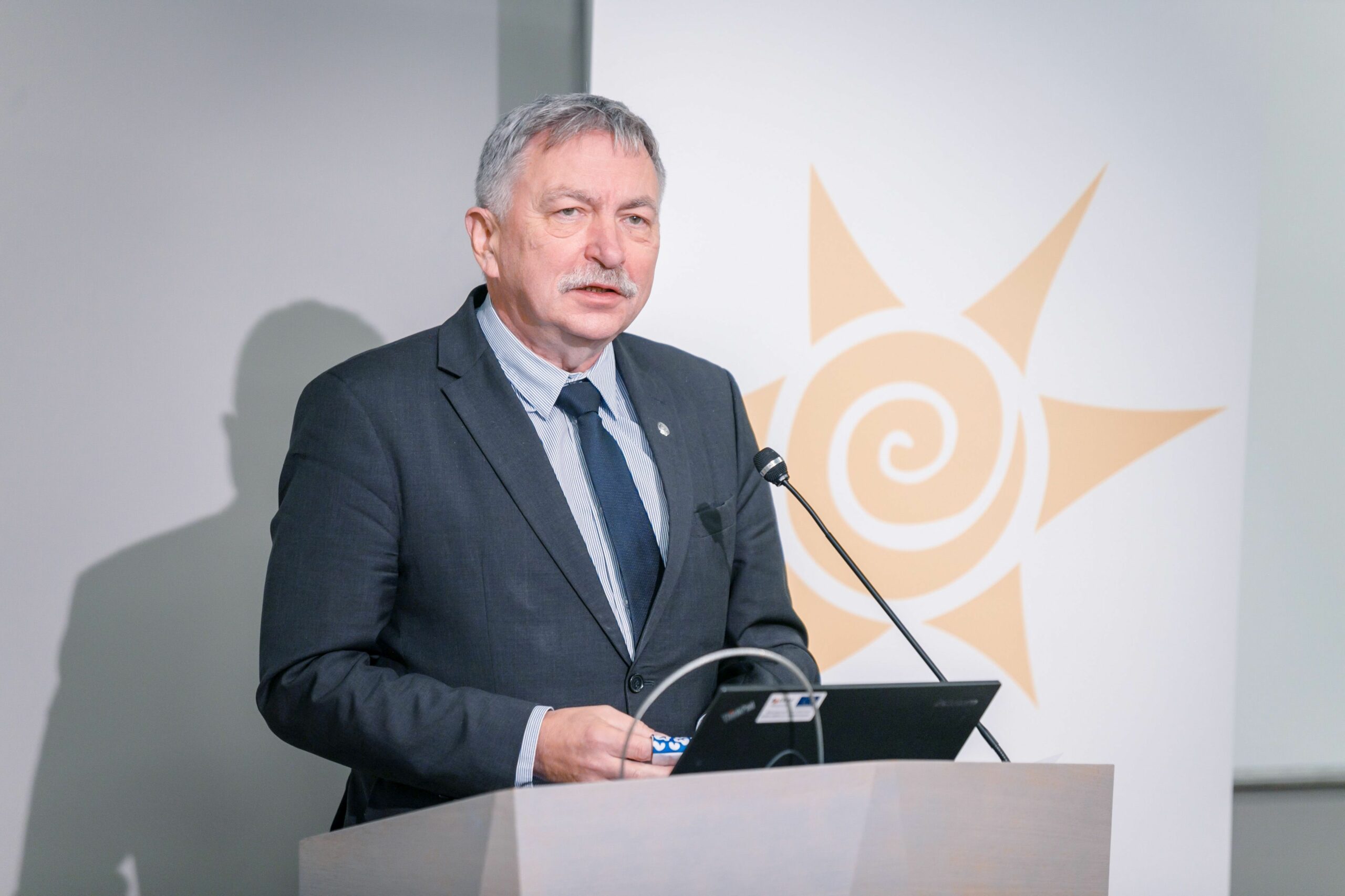 LU rektors prof. Indriíis Muiþnieks.